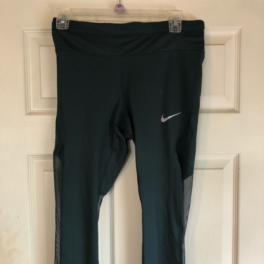 Nike Crops